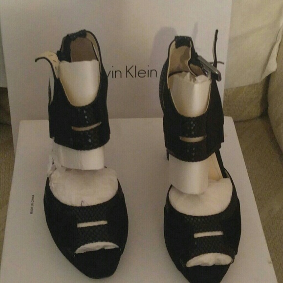 Shoes - Picture 1 of 4